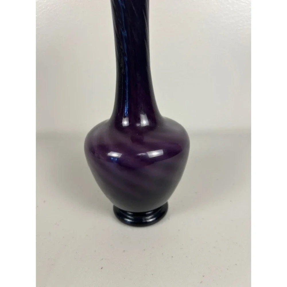 Purple Art Glass Swirl Bud Vase Long Neck Amethyst Hand Blown 9 inch‎